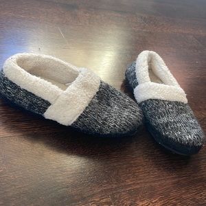 Magellan slippers